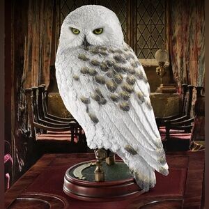 NWT Harry Potter Exclusive Hedwig Figure